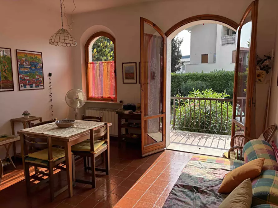 Immagine 6 di Appartamento in vendita  a Peschiera Del Garda