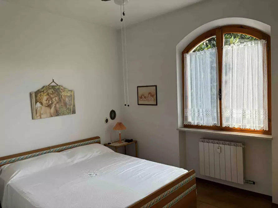 Immagine 9 di Appartamento in vendita  a Peschiera Del Garda