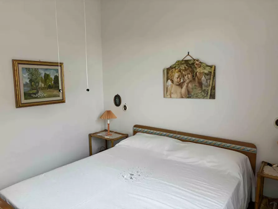 Immagine 11 di Appartamento in vendita  a Peschiera Del Garda