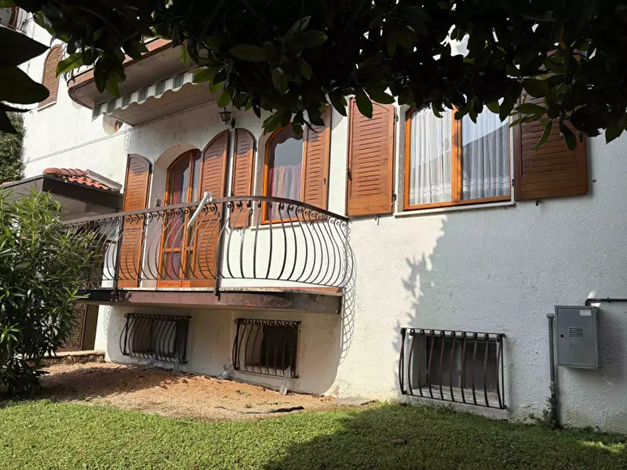 Immagine 16 di Appartamento in vendita  a Peschiera Del Garda