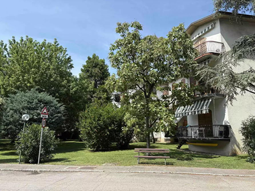 Immagine 20 di Appartamento in vendita  a Peschiera Del Garda