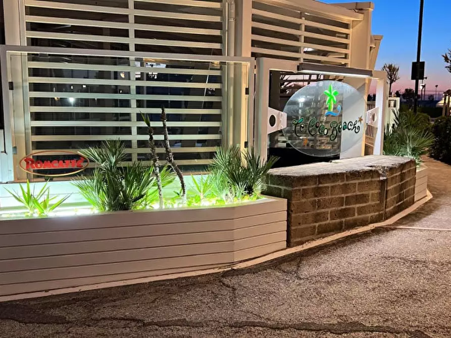 Immagine 3 di Attività commerciale in vendita  a Senigallia