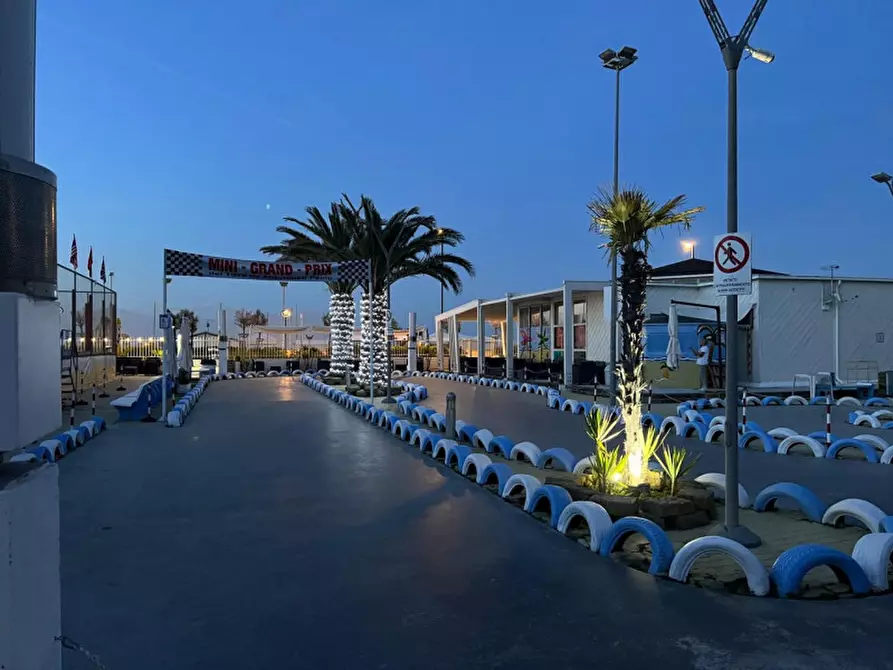 Immagine 4 di Attività commerciale in vendita  a Senigallia