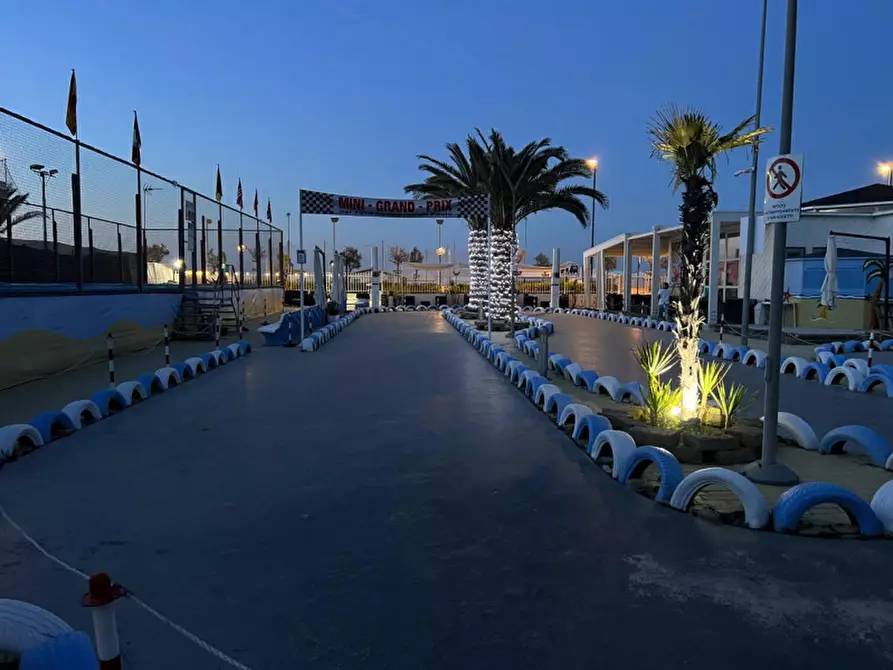 Immagine 6 di Attività commerciale in vendita  a Senigallia