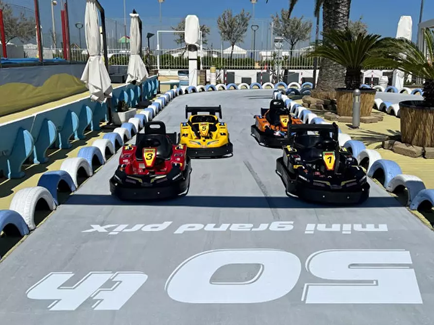 Immagine 9 di Attività commerciale in vendita  a Senigallia