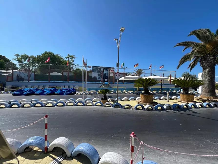 Immagine 14 di Attività commerciale in vendita  a Senigallia