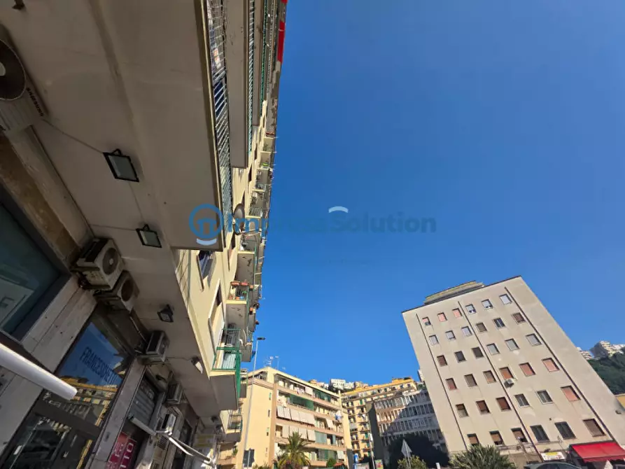 Immagine 1 di Negozio in affitto  in Largo Alessandro Lala a Napoli