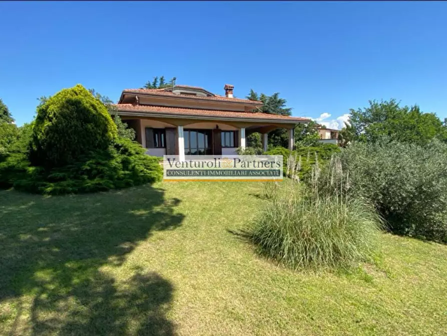 Immagine 1 di Villa in vendita  in via costalunga a Soiano Del Lago