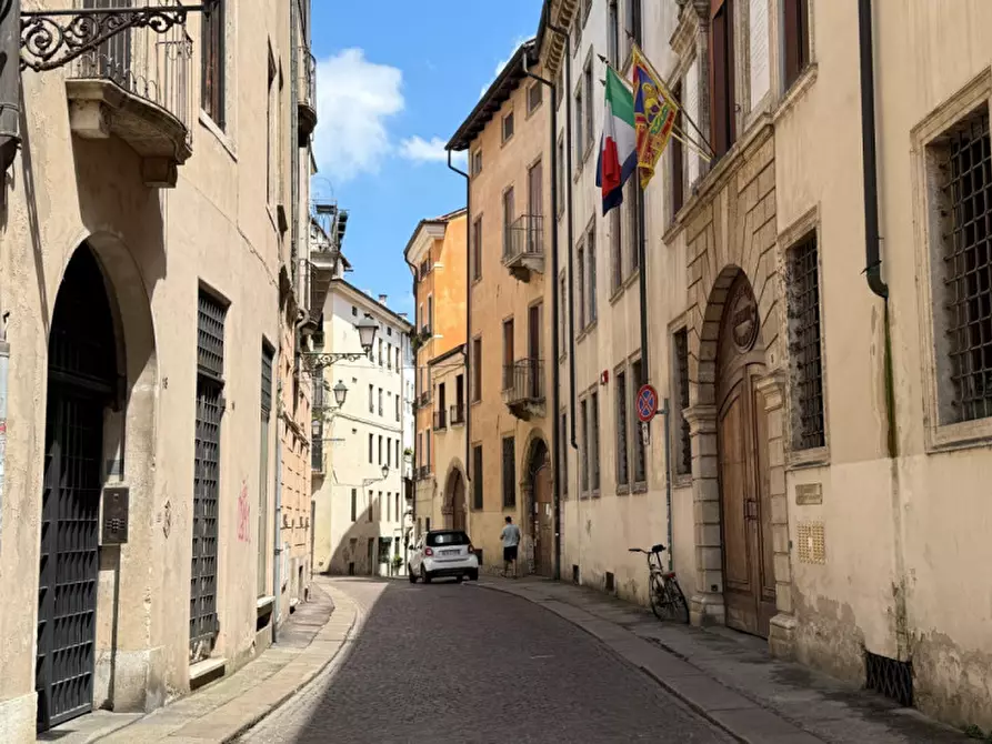 Immagine 2 di Palazzo in vendita  in contrà de proti a Vicenza