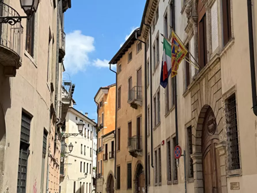 Immagine 3 di Palazzo in vendita  in contrà de proti a Vicenza