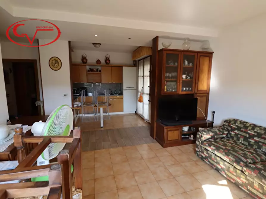 Immagine 1 di Appartamento in vendita  in Viale Armando Diaz a Montevarchi