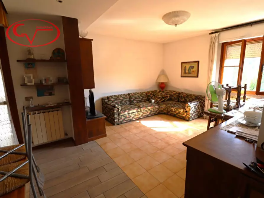 Immagine 3 di Appartamento in vendita  in Viale Armando Diaz a Montevarchi