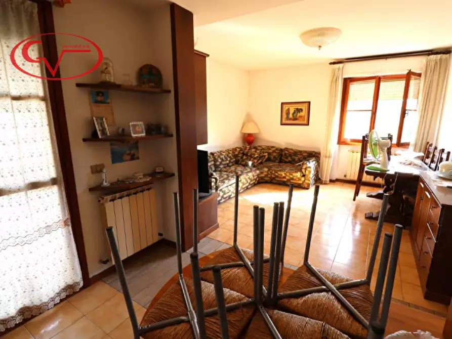 Immagine 4 di Appartamento in vendita  in Viale Armando Diaz a Montevarchi