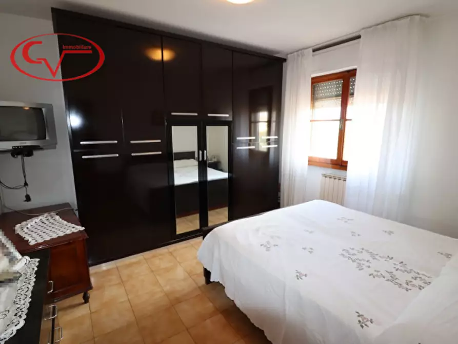 Immagine 14 di Appartamento in vendita  in Viale Armando Diaz a Montevarchi