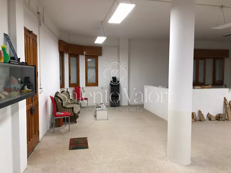 Immagine 11 di Laboratorio in vendita  in Via Tito Speri a Parabita