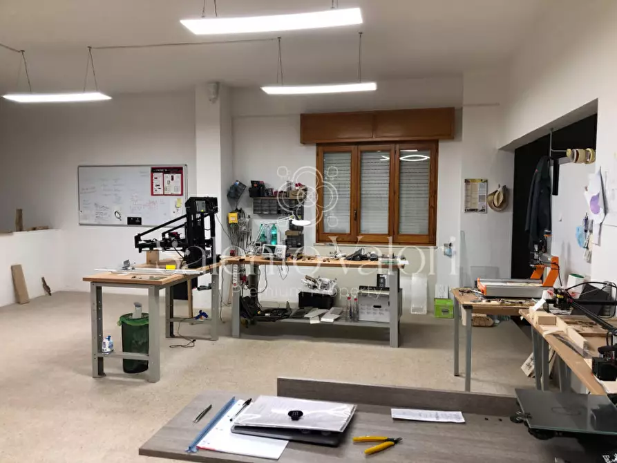 Immagine 12 di Laboratorio in vendita  in Via Tito Speri a Parabita