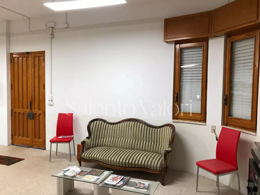 Immagine 14 di Laboratorio in vendita  in Via Tito Speri a Parabita