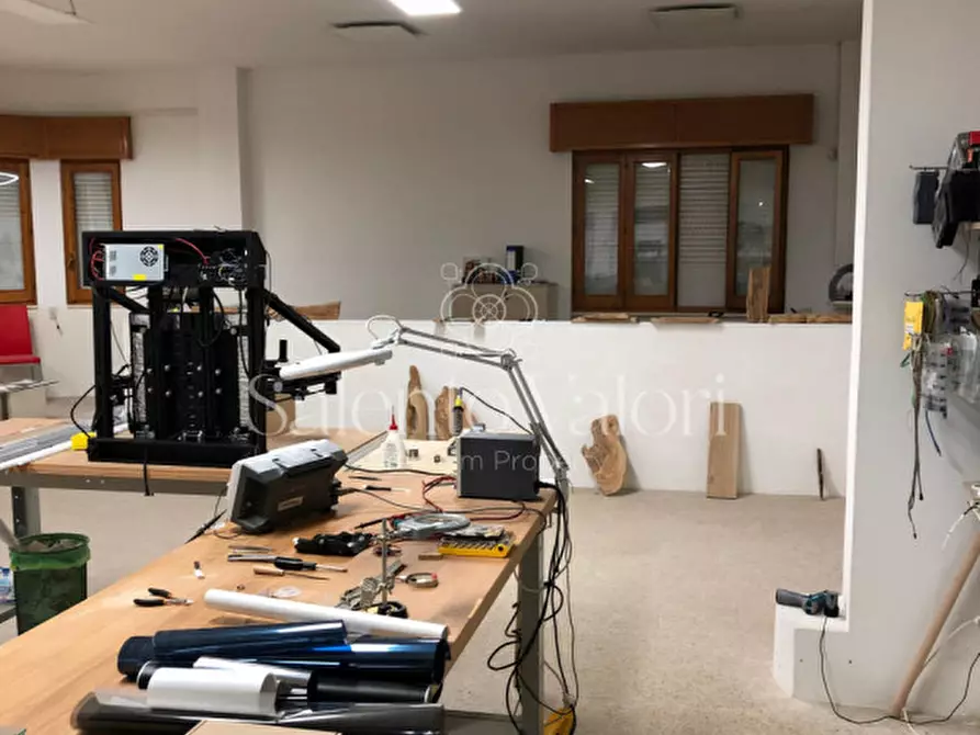 Immagine 17 di Laboratorio in vendita  in Via Tito Speri a Parabita