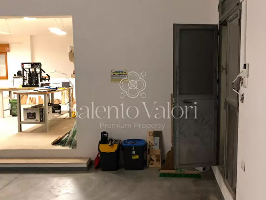 Immagine 18 di Laboratorio in vendita  in Via Tito Speri a Parabita