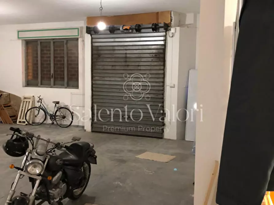 Immagine 20 di Laboratorio in vendita  in Via Tito Speri a Parabita