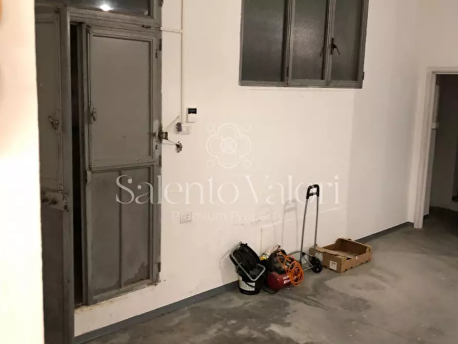 Immagine 22 di Laboratorio in vendita  in Via Tito Speri a Parabita