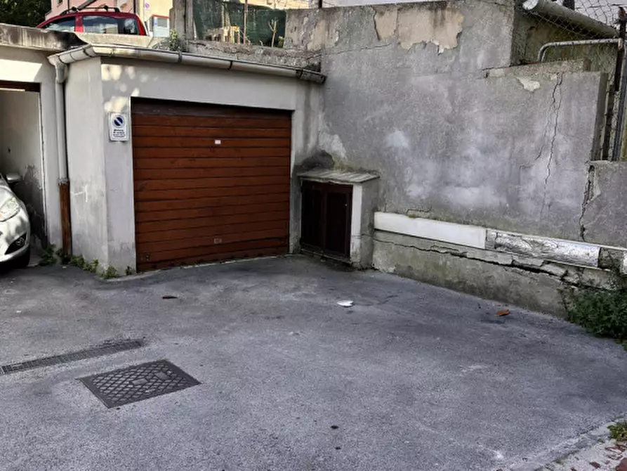 Immagine 10 di Appartamento in vendita  in Via Lamaticci 22 a Ancona