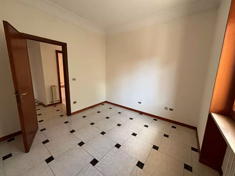 Immagine 18 di Appartamento in vendita  in Via Francesco Ferruccio a Parabita