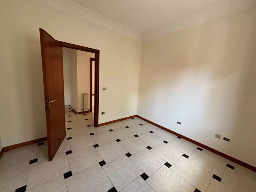 Immagine 19 di Appartamento in vendita  in Via Francesco Ferruccio a Parabita