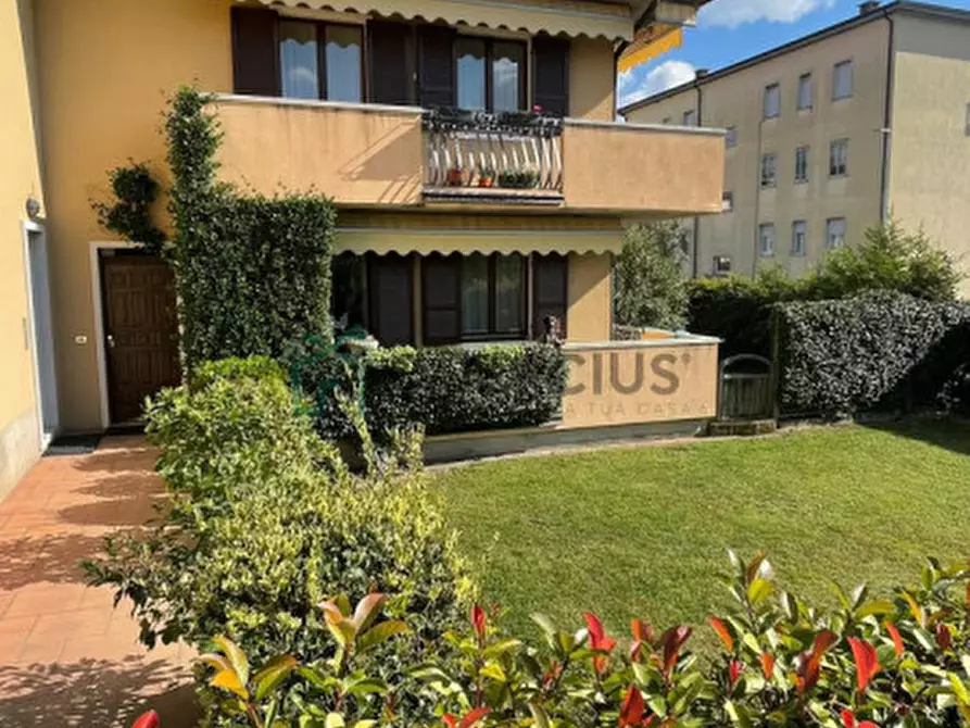 Immagine 2 di Appartamento in vendita  in Via Giacomo Matteotti a Sommacampagna