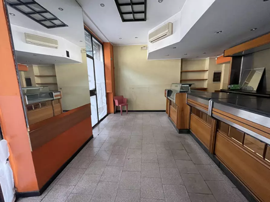 Immagine 7 di Negozio in vendita  in Via Garibaldi 116 a Rho