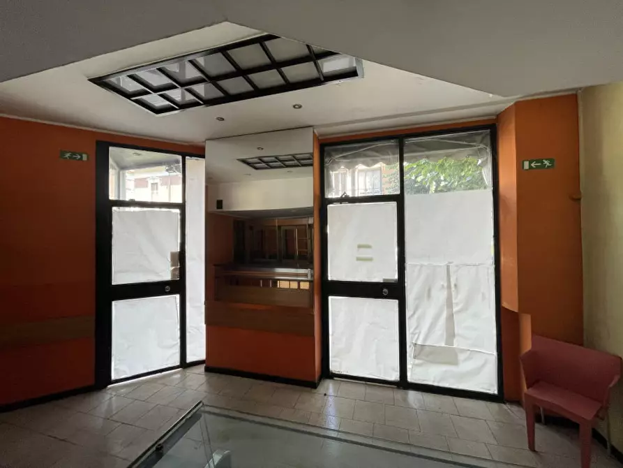 Immagine 8 di Negozio in vendita  in Via Garibaldi 116 a Rho