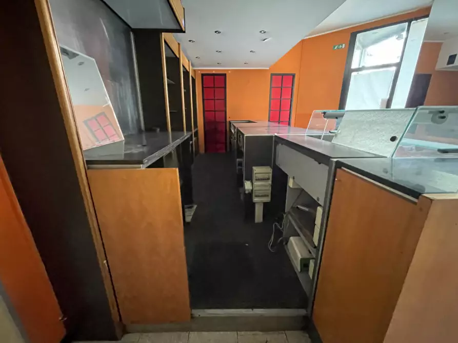 Immagine 10 di Negozio in vendita  in Via Garibaldi 116 a Rho