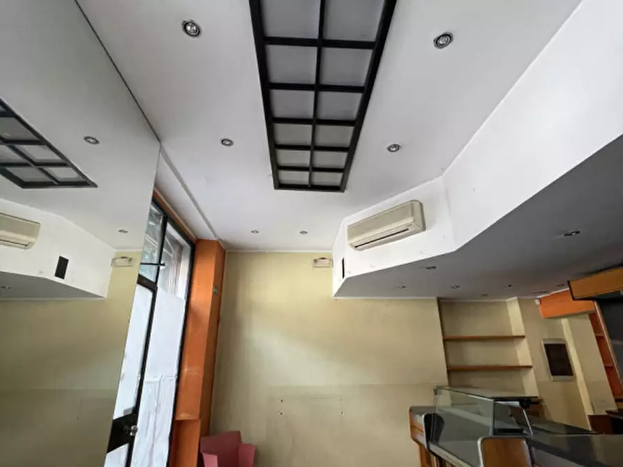 Immagine 17 di Negozio in vendita  in Via Garibaldi 116 a Rho