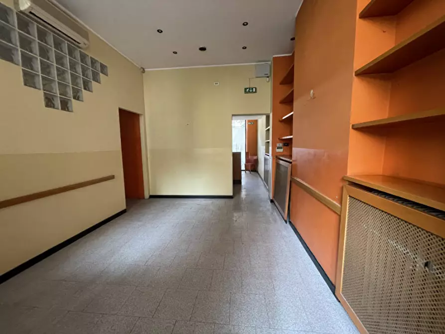 Immagine 21 di Negozio in vendita  in Via Garibaldi 116 a Rho
