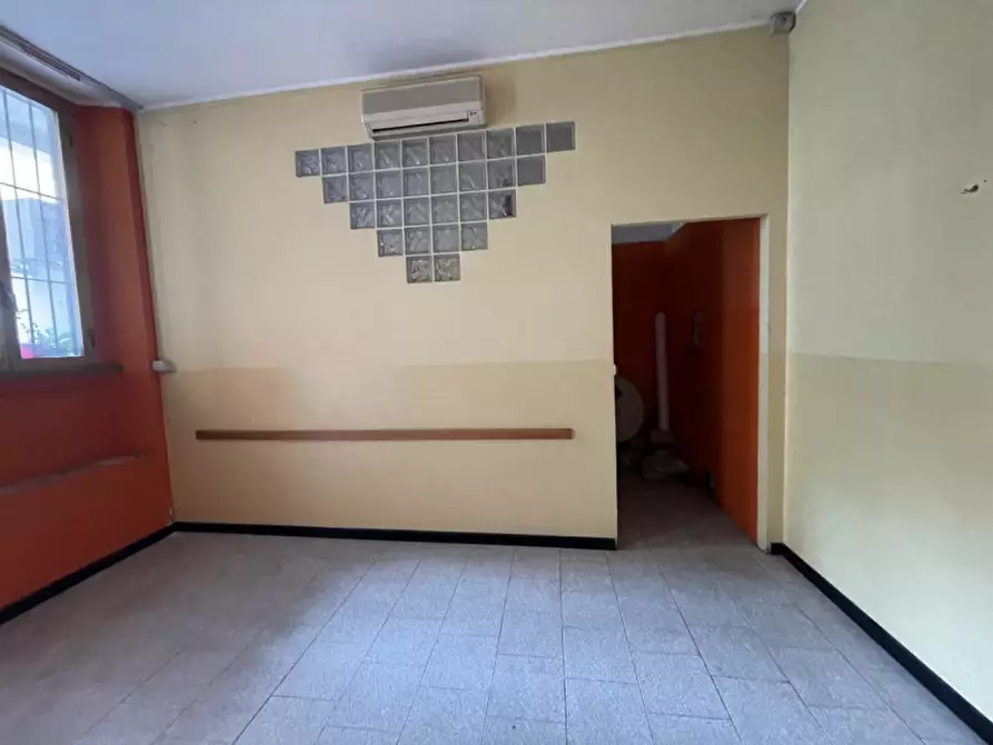 Immagine 25 di Negozio in vendita  in Via Garibaldi 116 a Rho