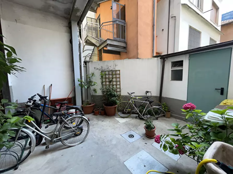 Immagine 34 di Negozio in vendita  in Via Garibaldi 116 a Rho