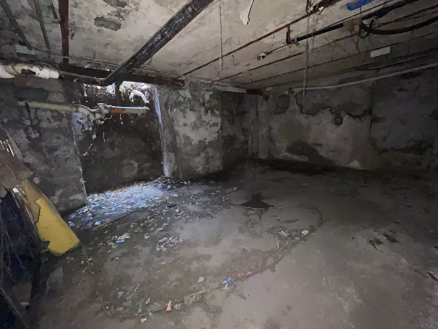 Immagine 46 di Negozio in vendita  in Via Garibaldi 116 a Rho