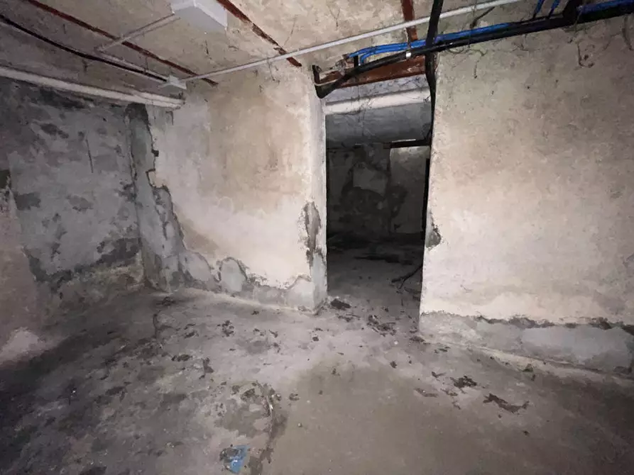 Immagine 47 di Negozio in vendita  in Via Garibaldi 116 a Rho