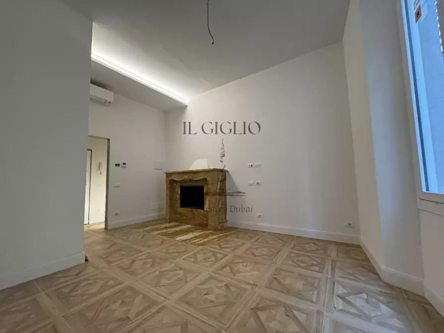 Immagine 8 di Appartamento in vendita  in Via dei Calzaiuoli a Firenze