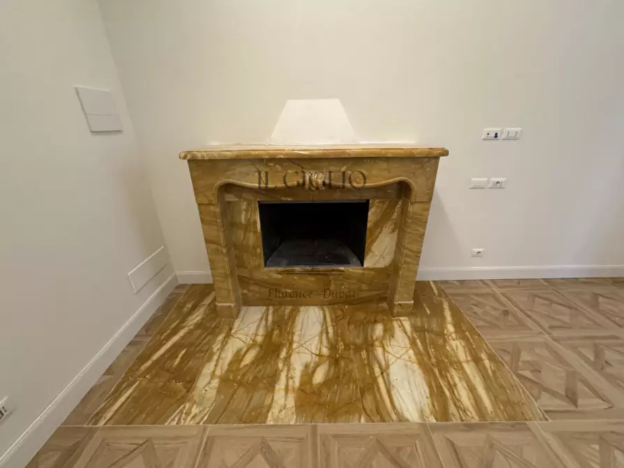 Immagine 10 di Appartamento in vendita  in Via dei Calzaiuoli a Firenze