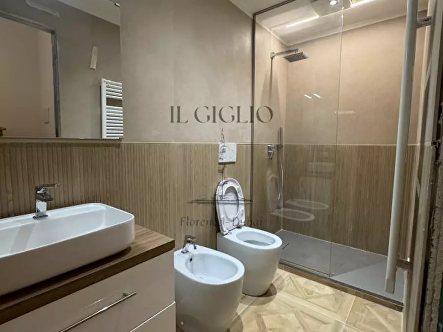 Immagine 11 di Appartamento in vendita  in Via dei Calzaiuoli a Firenze