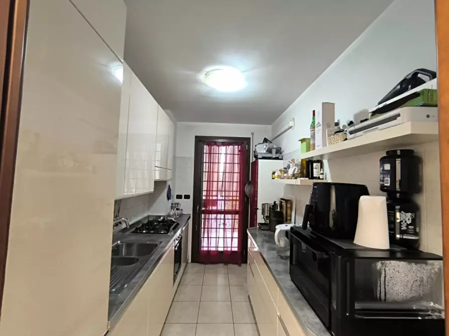 Immagine 1 di Appartamento in vendita  in Via Carmine Calò a Roma