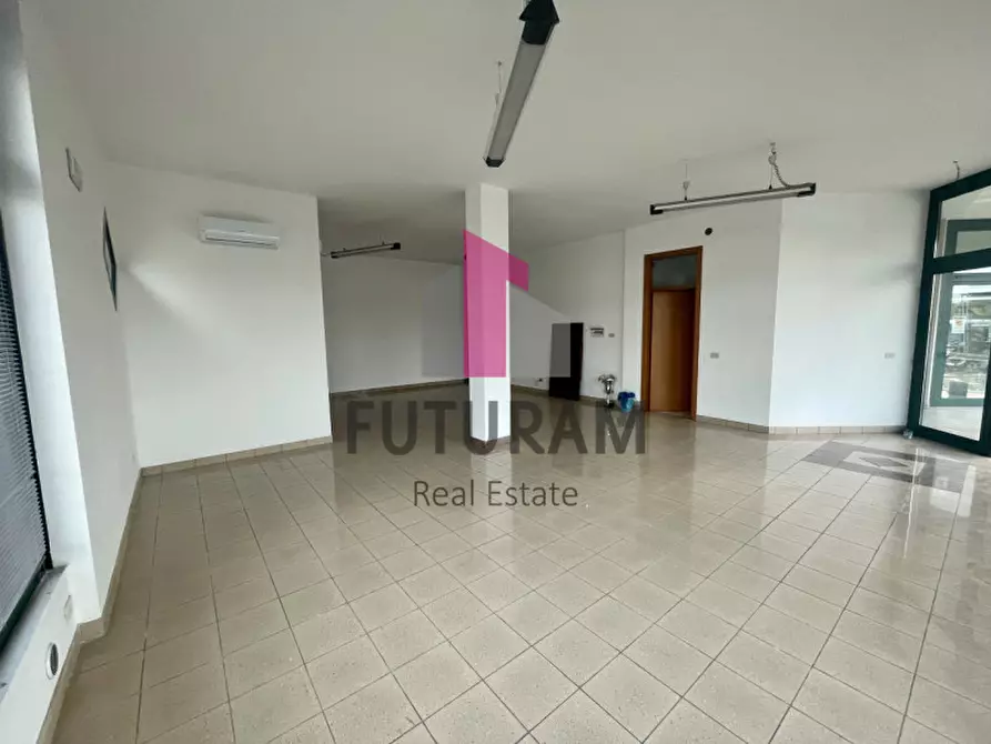 Immagine 17 di Negozio in affitto  in VIA ROMA 1 a Albignasego