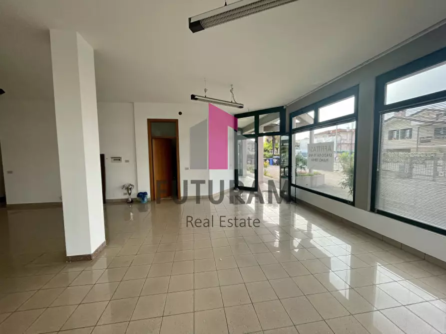 Immagine 20 di Negozio in affitto  in VIA ROMA 1 a Albignasego