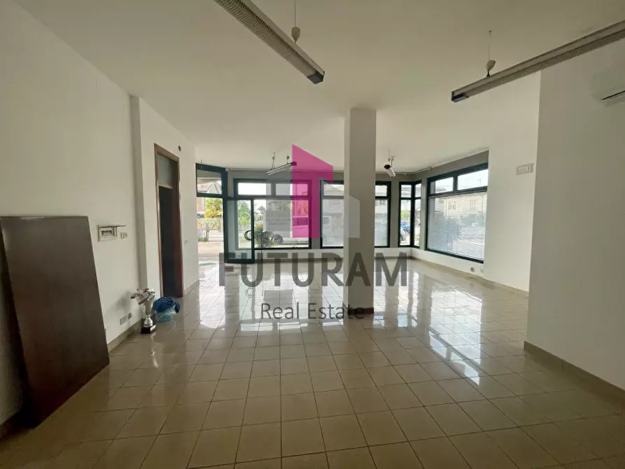 Immagine 24 di Negozio in affitto  in VIA ROMA 1 a Albignasego