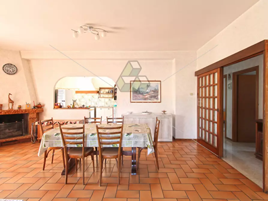 Immagine 3 di Appartamento in vendita  in Via della Cacciuta a Roma