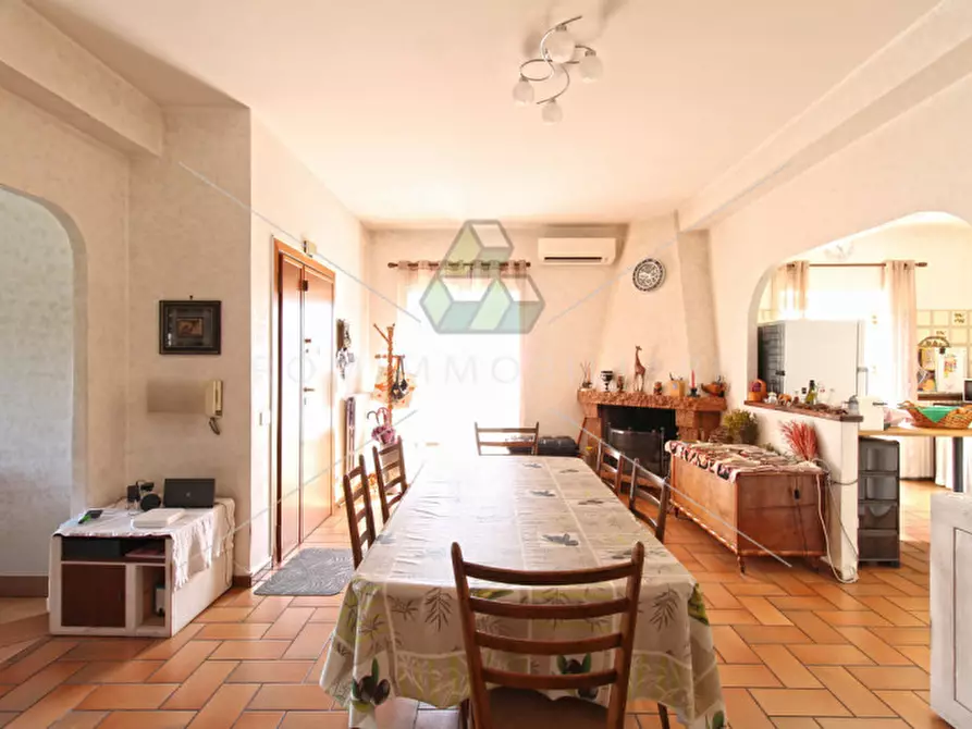 Immagine 4 di Appartamento in vendita  in Via della Cacciuta a Roma