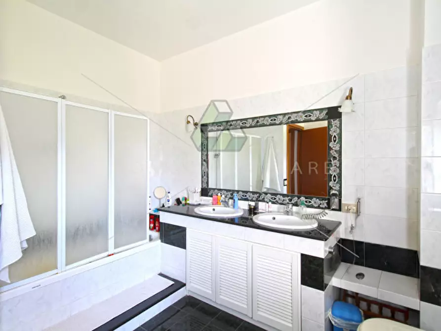 Immagine 24 di Appartamento in vendita  in Via della Cacciuta a Roma