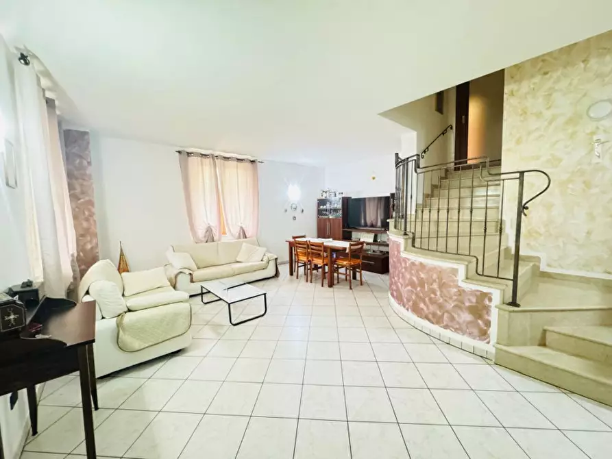 Immagine 3 di Villa in vendita  a Calvisano