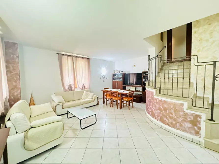 Immagine 4 di Villa in vendita  a Calvisano